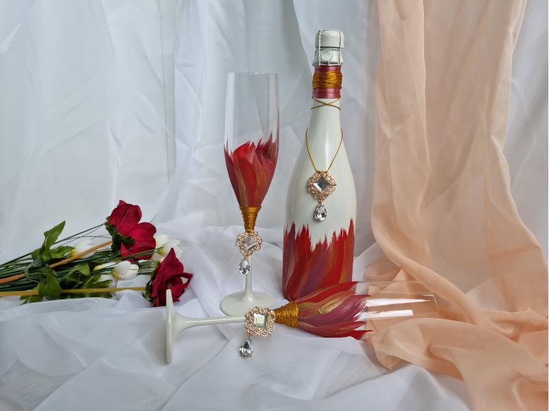 Сватбен комплект ритуални чаши и шампанско - " Огнена любов "