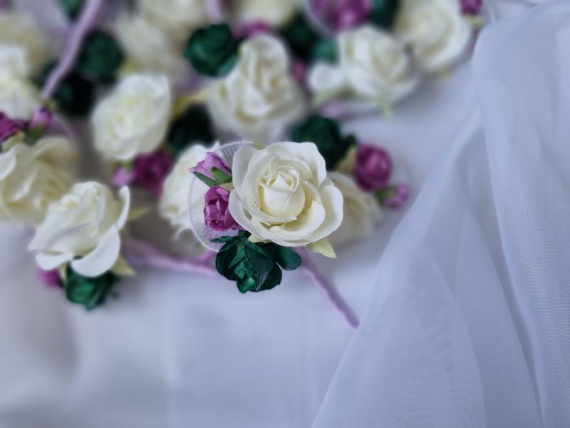 Сватбени бутониери "Лилави рози"