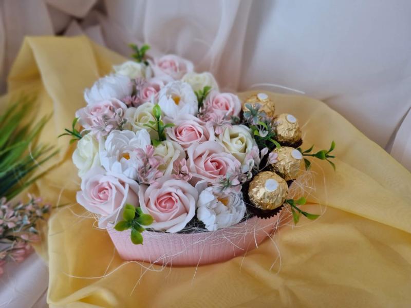 Букет "Розово сърце"