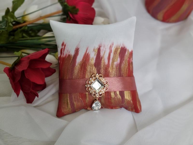 Възглавничка за пръстени - "Огнена любов "