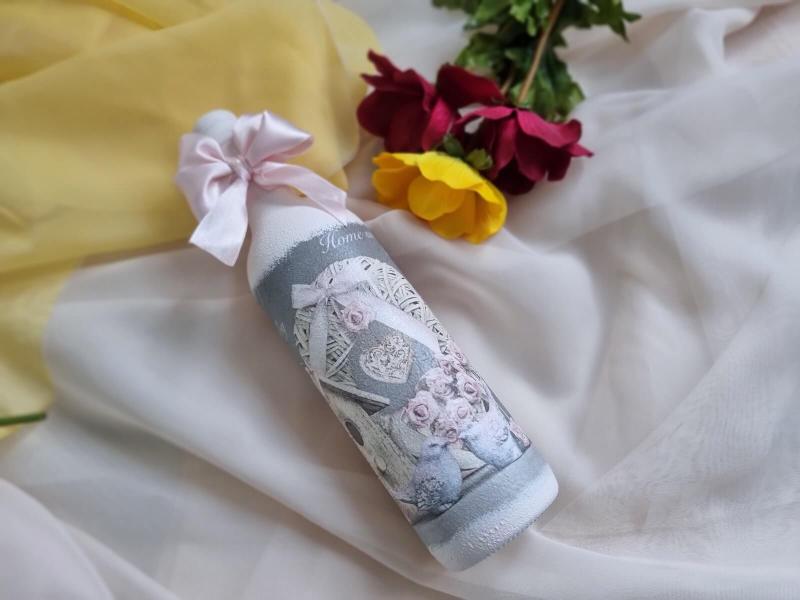 Бутилка с вино " Влюбени гълъбчета"