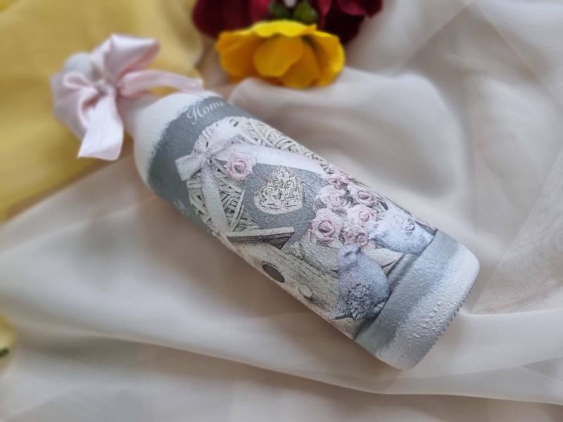 Бутилка с вино " Влюбени гълъбчета"