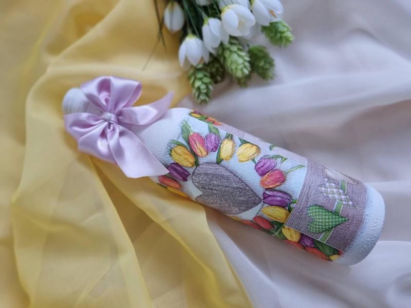 Бутилка с вино "Лалета"