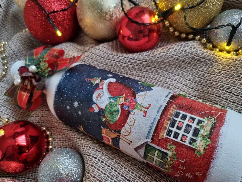 Бутилка с червено вино "Дядо Коледа на покрива" - ръчно изработена