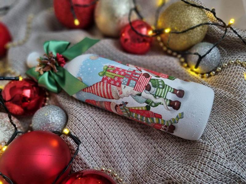 Бутилка с вино "Джудженца с шарени шапенца"