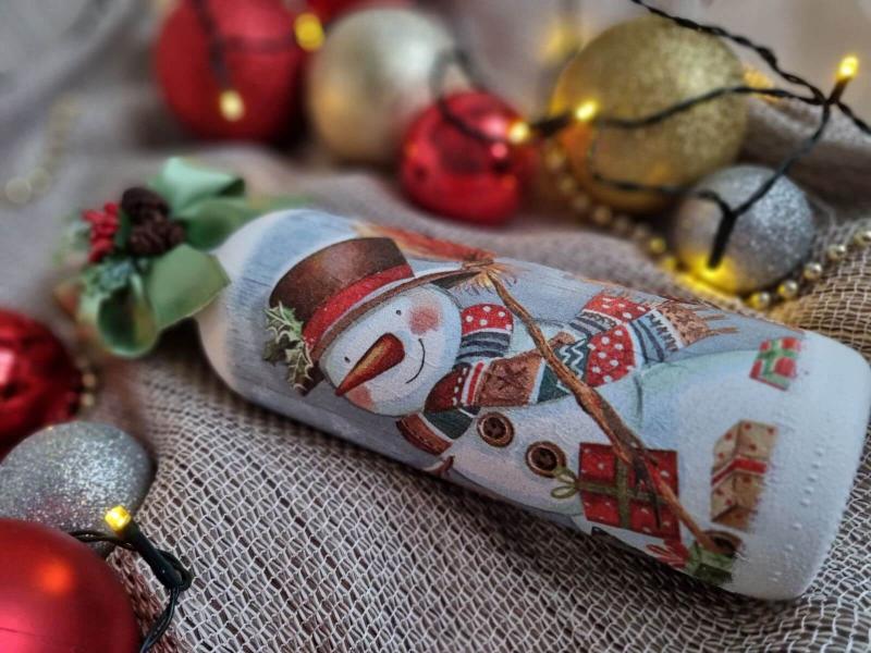 Бутилка с червено вино "Шарен снежко" - ръчно изработено