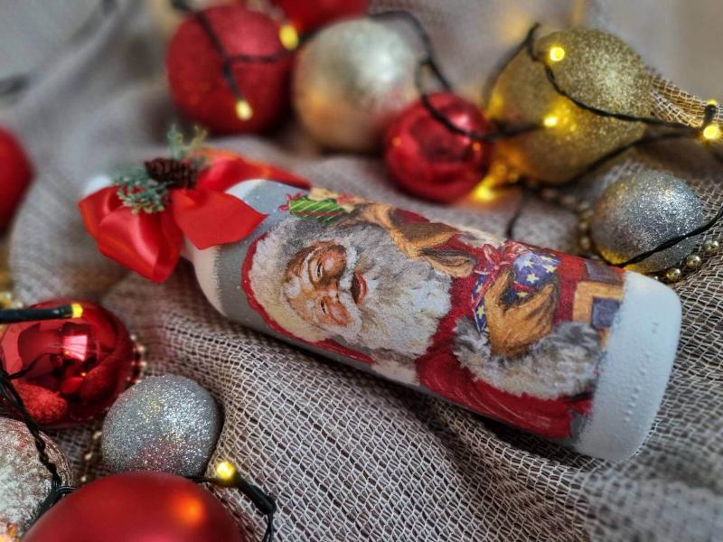 Бутилка с вино "Веселият дядо Коледа" - ръчно изработена 