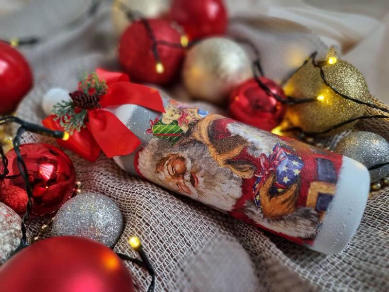 Бутилка с вино "Веселият дядо Коледа" - ръчно изработена 