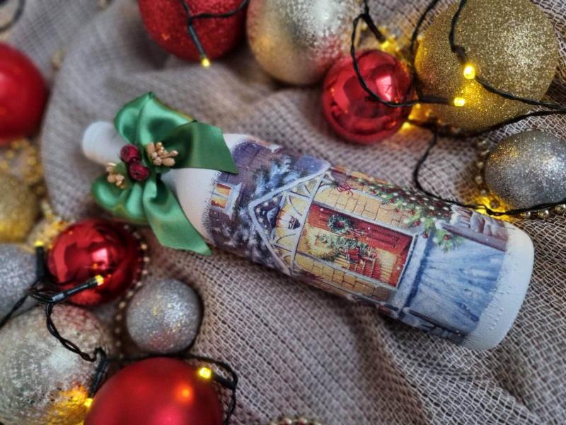 Бутилка с червено вино "Снежна къщичка" - ръчно изработена 