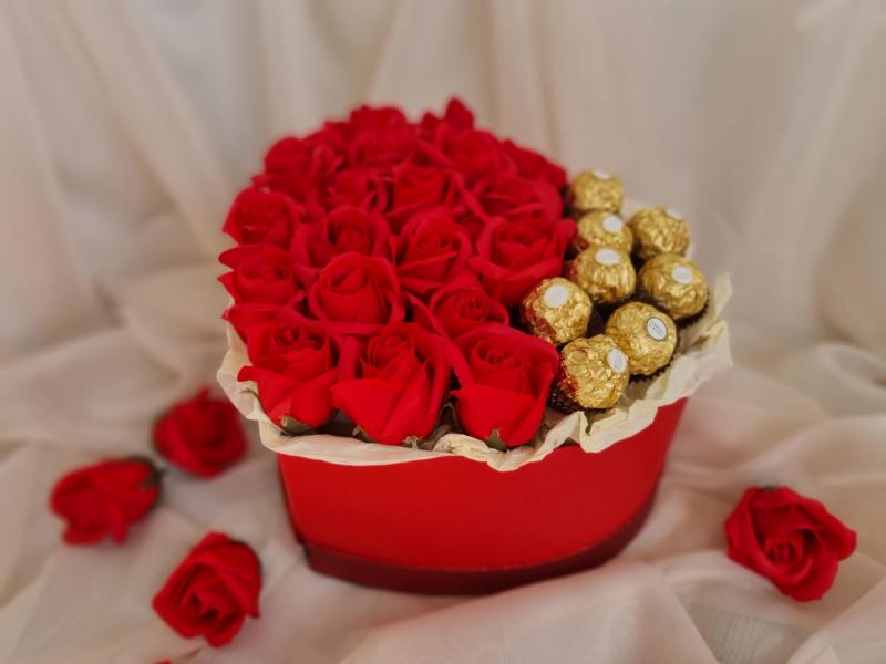 "Любов, рози и още нещо"