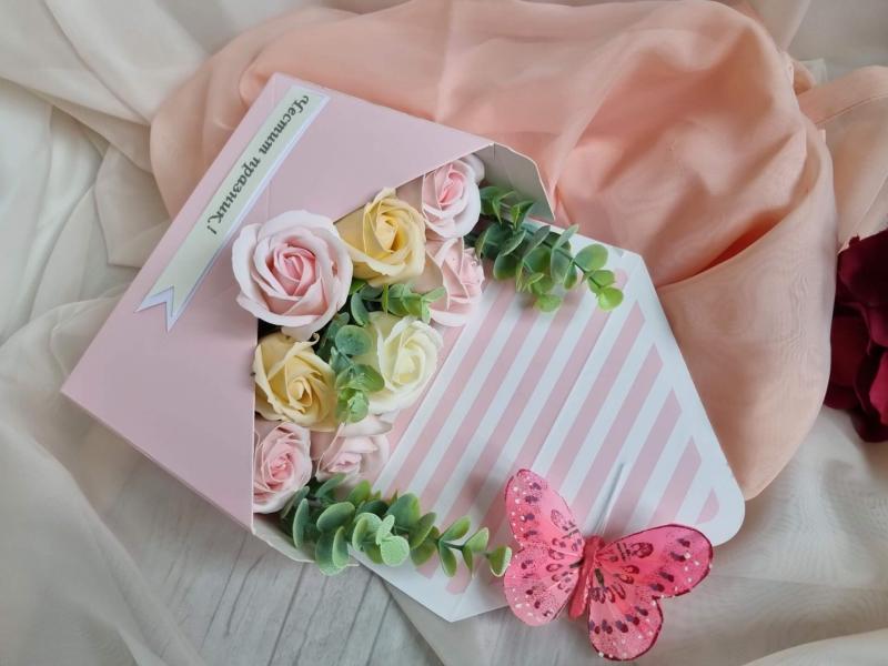 Букет в кутия тип плик